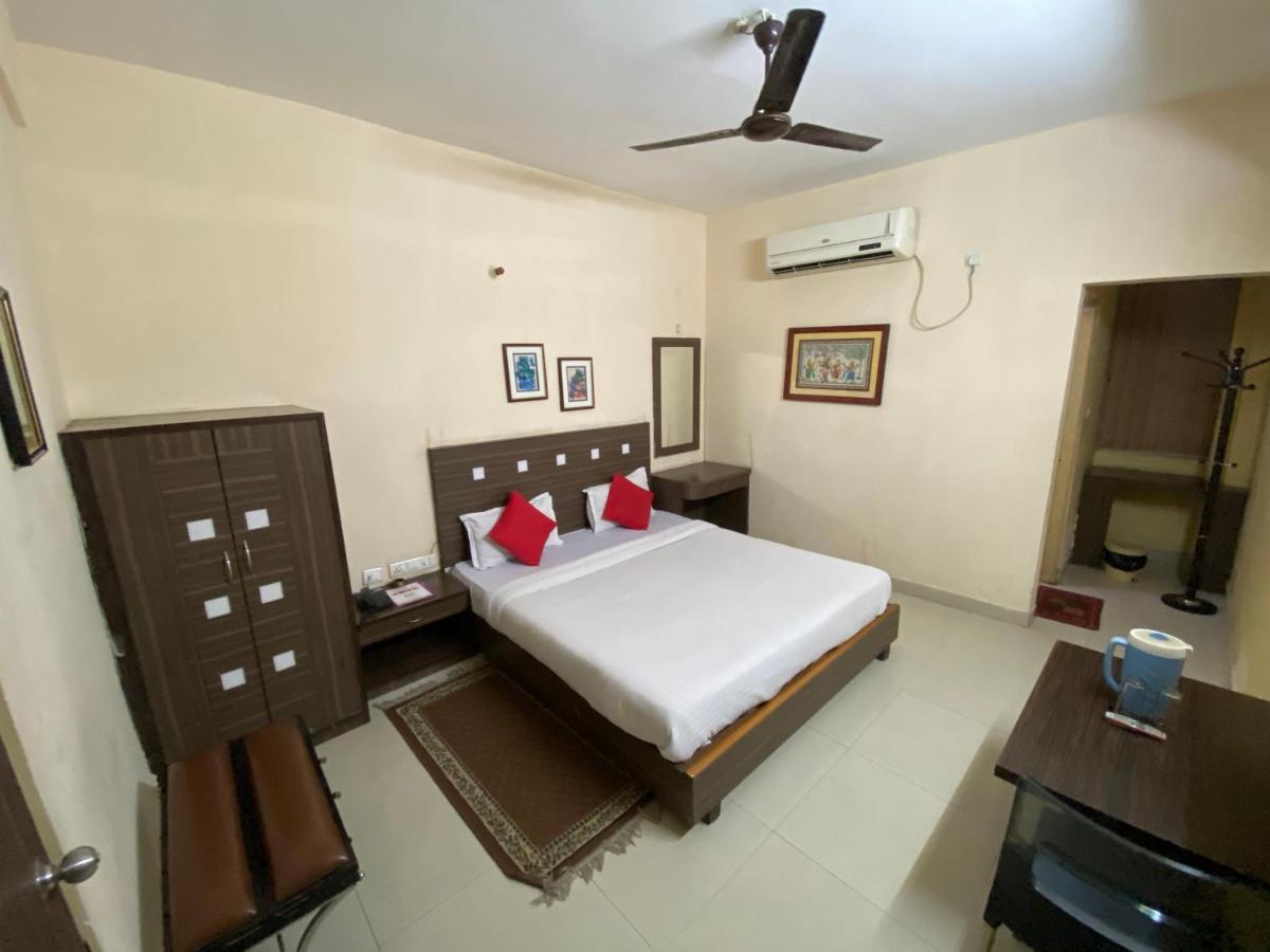 Hotel Shubham Rourkela Buitenkant foto